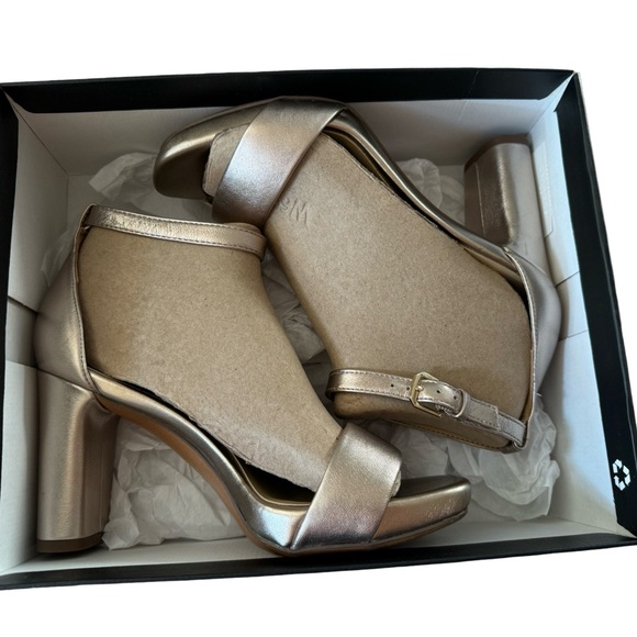 Naturalizer Joy Ankle Strap Sandal Light Bronze size 6W LIKE NEW! - Picture 2 of 13